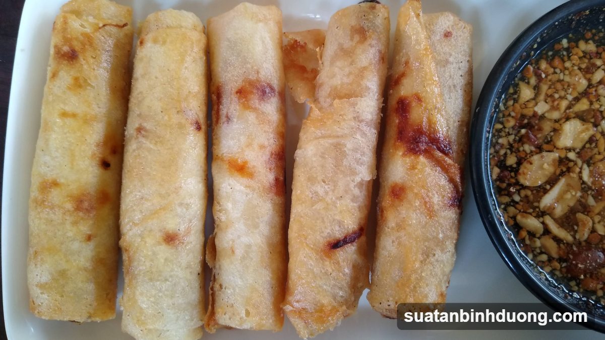 Chả giò chay cắt khúc chấm nước chấm chua ngọt – Bình Dương Catering