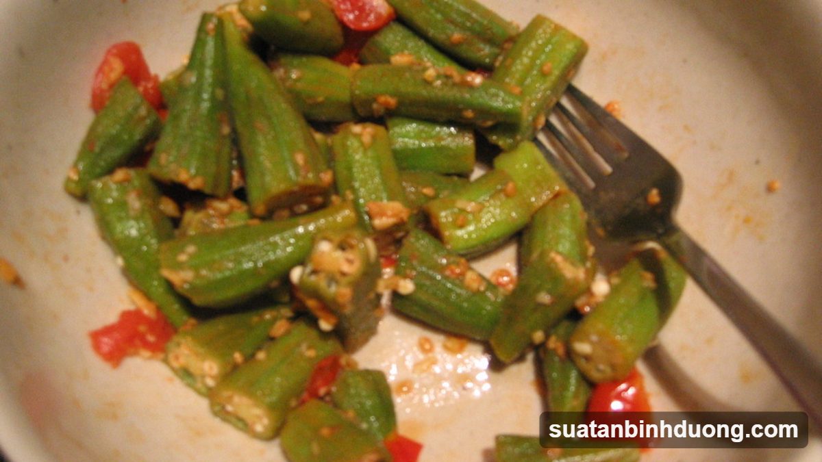 Đậu bắp – nguyên liệu quen thuộc trong canh chua chay – Bình Dương Catering