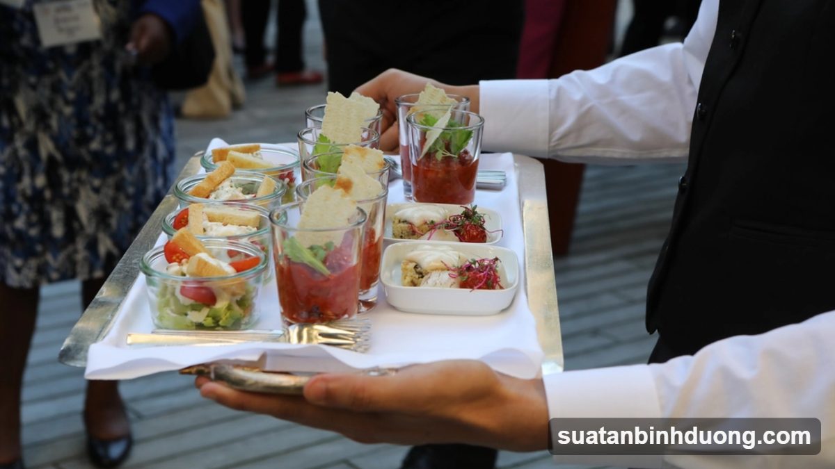 Món ăn được trình bày chỉn chu, phục vụ tận nơi – Bình Dương Catering