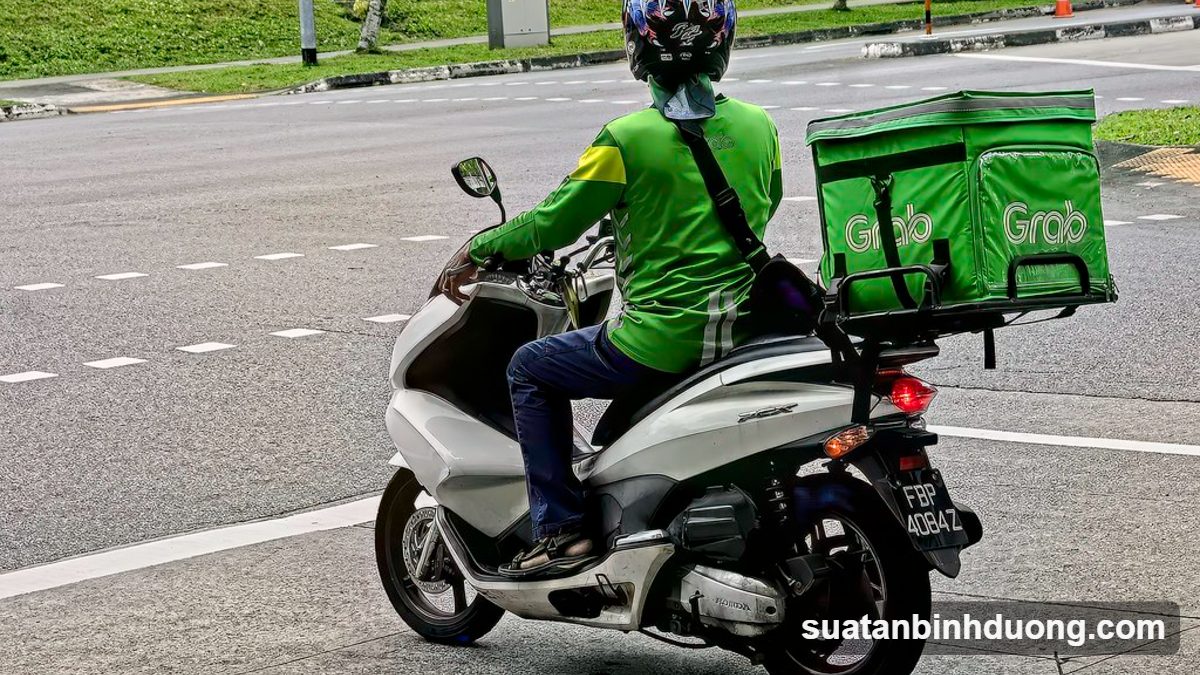 Thùng giữ nhiệt giúp suất ăn luôn nóng khi giao – Bình Dương Catering