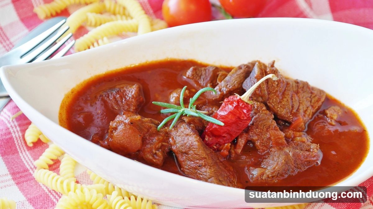 Thịt ếch nấu cay thơm, mềm ngọt – Bình Dương Catering