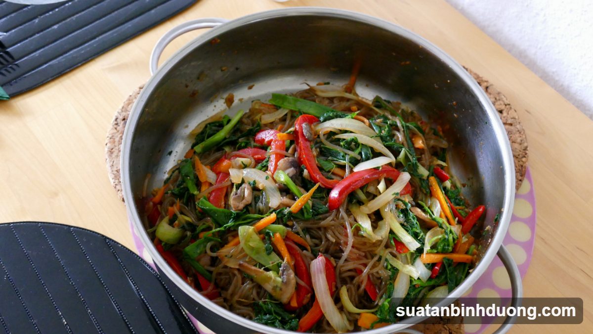 Miến xào rau củ ngũ sắc cho bữa cơm chay – Bình Dương Catering