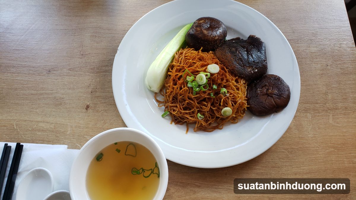 Nấm rơm kho tiêu thơm nồng cho bữa cơm chay – Bình Dương Catering